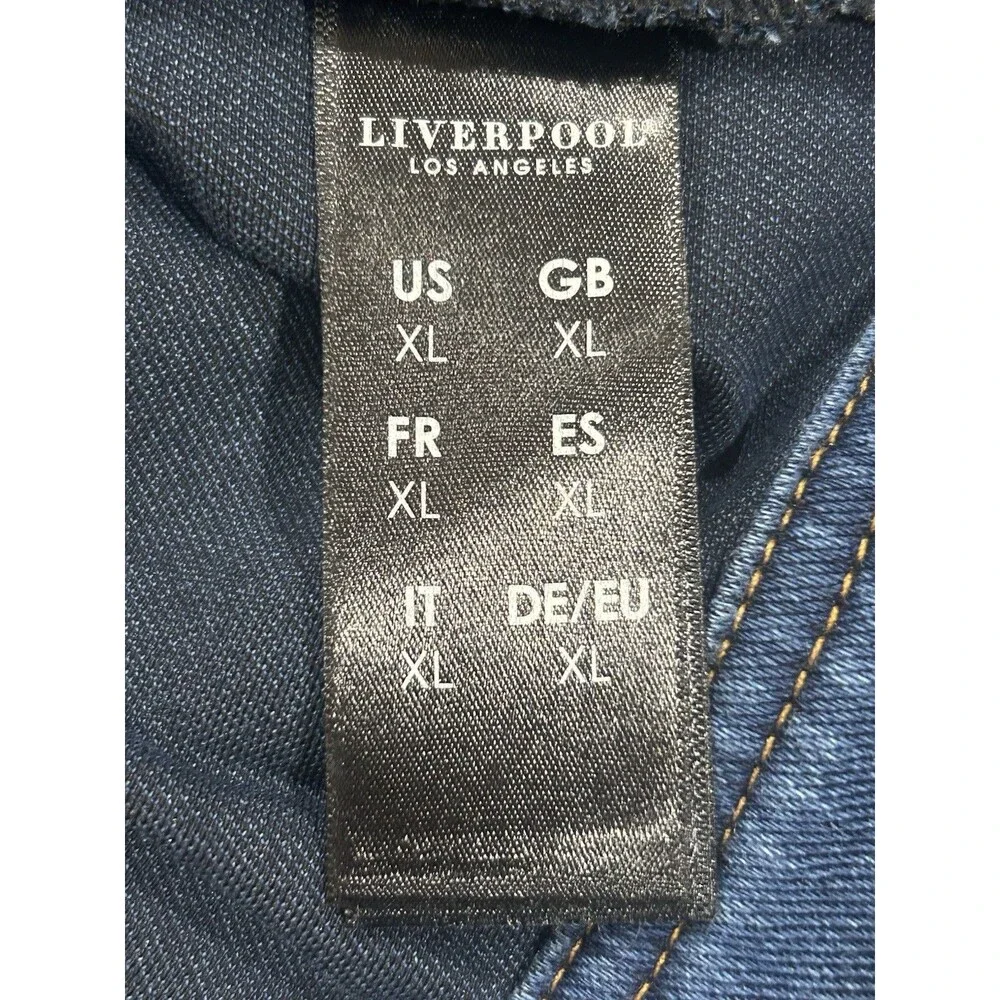 Liverpool Women’s Denim Jacket Classic Trucker Silhouette Metal Buttons XL